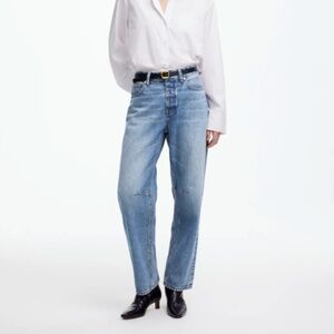 Madewell Darted Barrel Leg Jean in Dobbins Wash size 24 TALL (24T) - Like New!